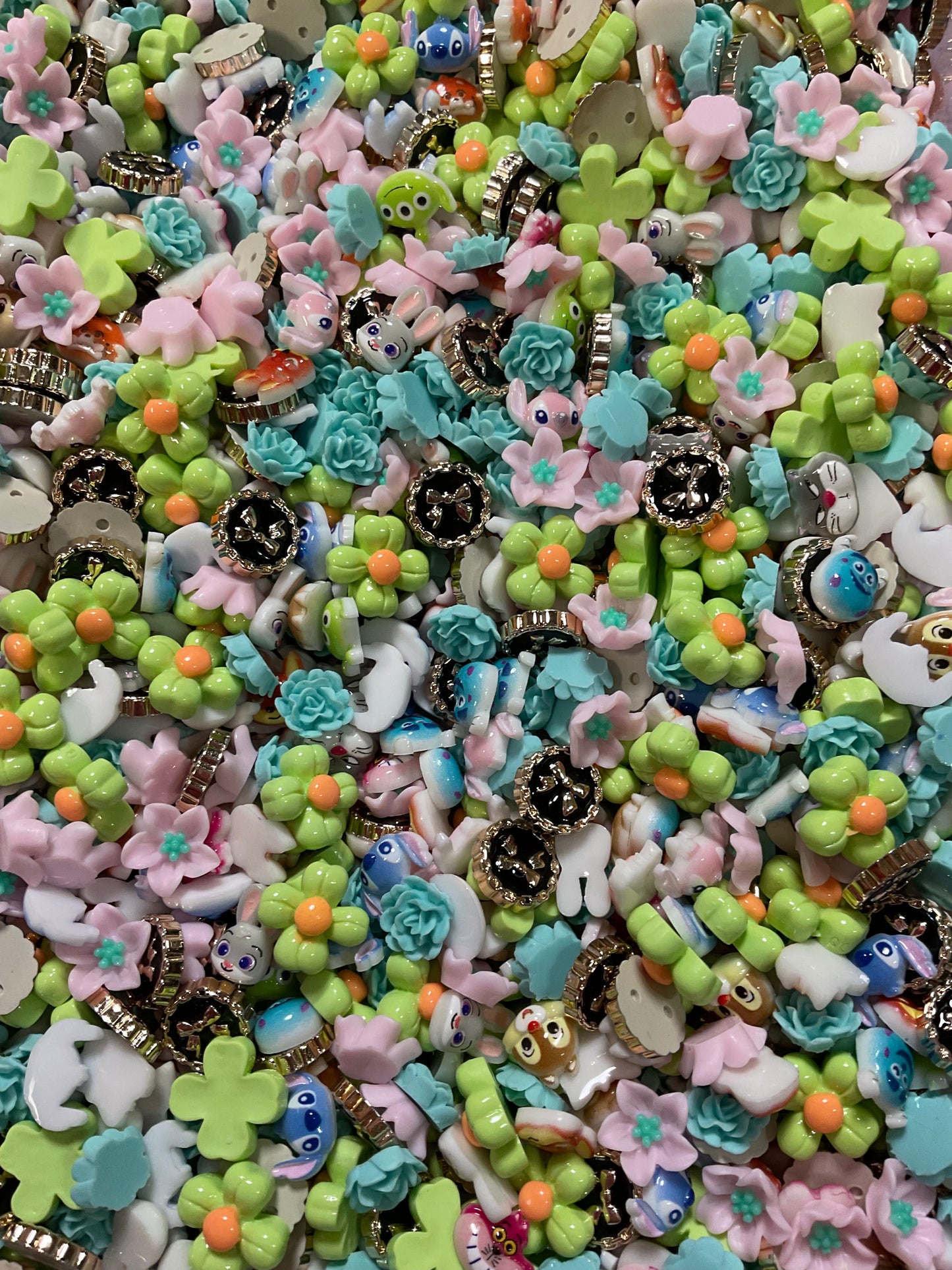 Look Closely Scoops
