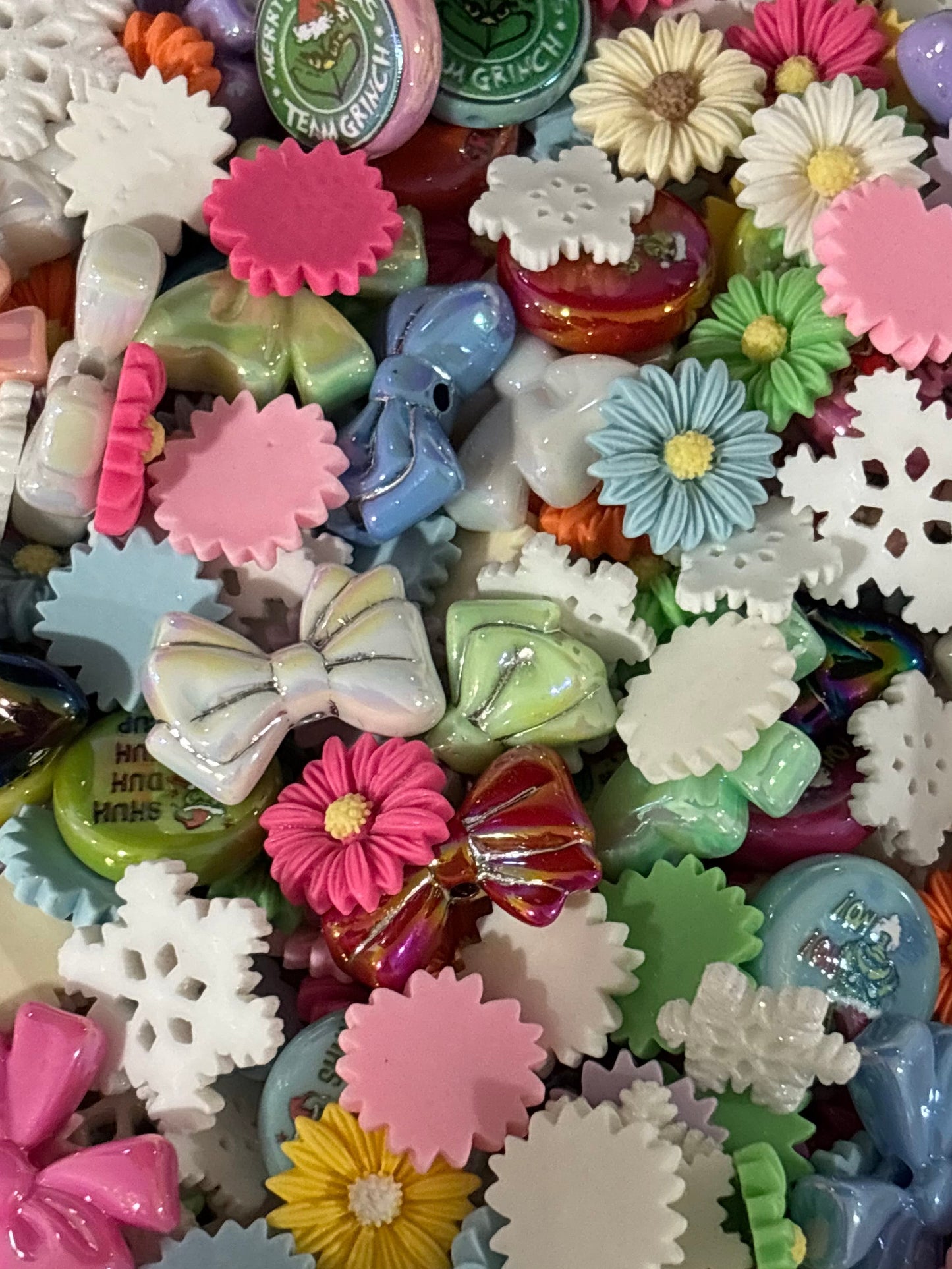 Whoville Bow Garden Scoop