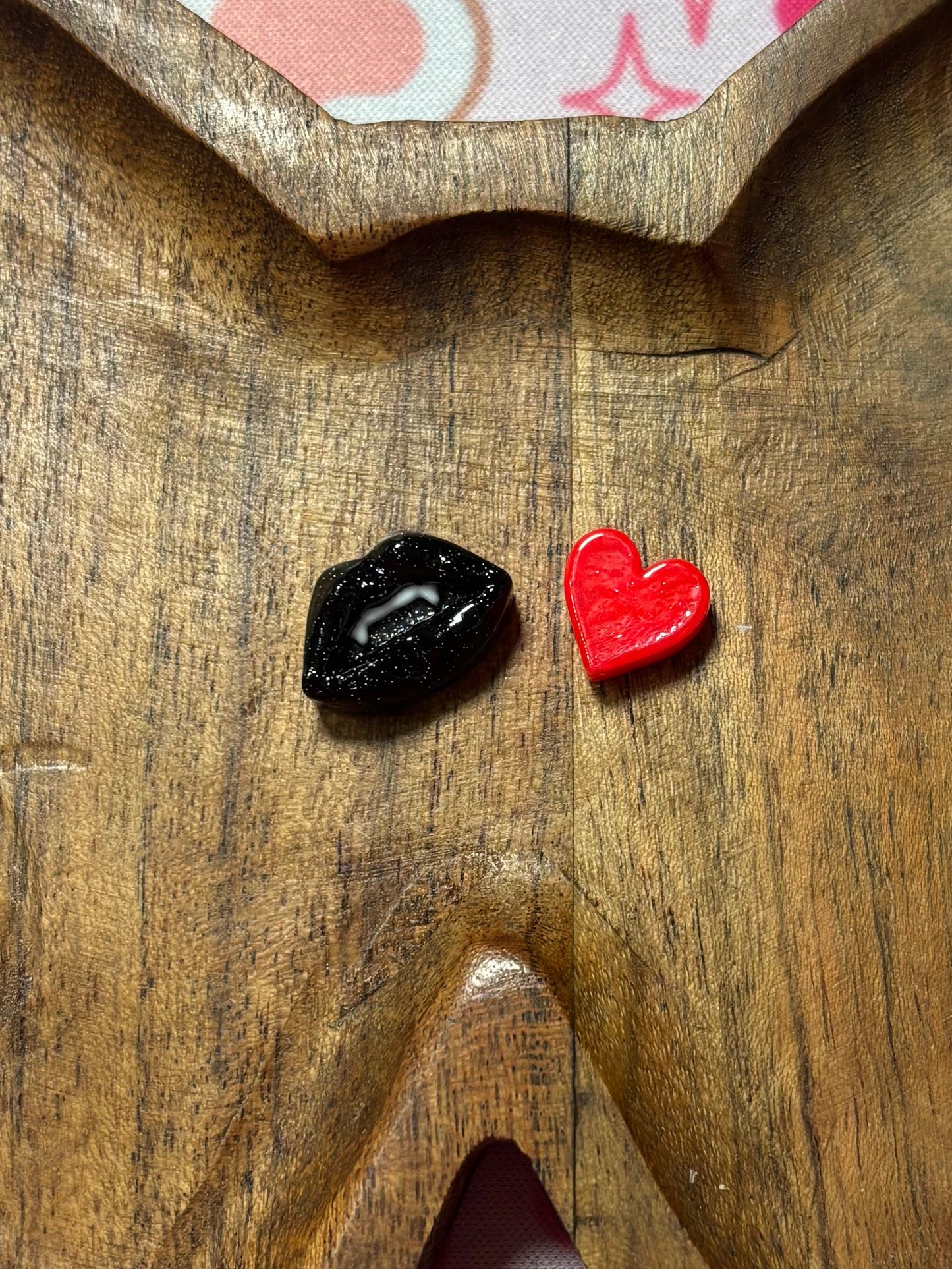 Midnight Kiss Specialty Beads