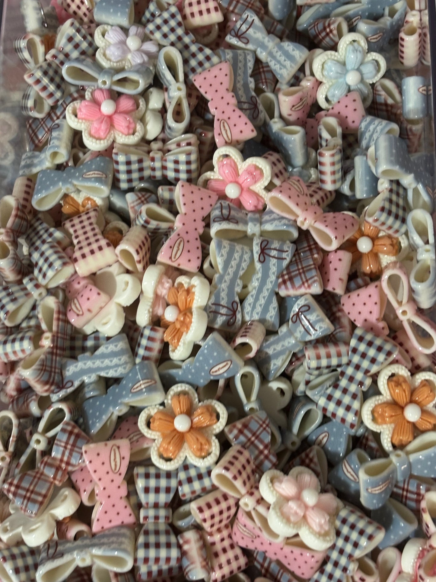 Bows and Blooms Scoops