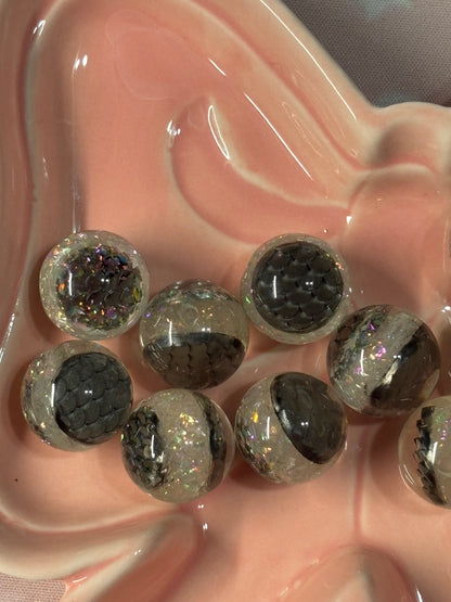 Glitter Scaled Bead