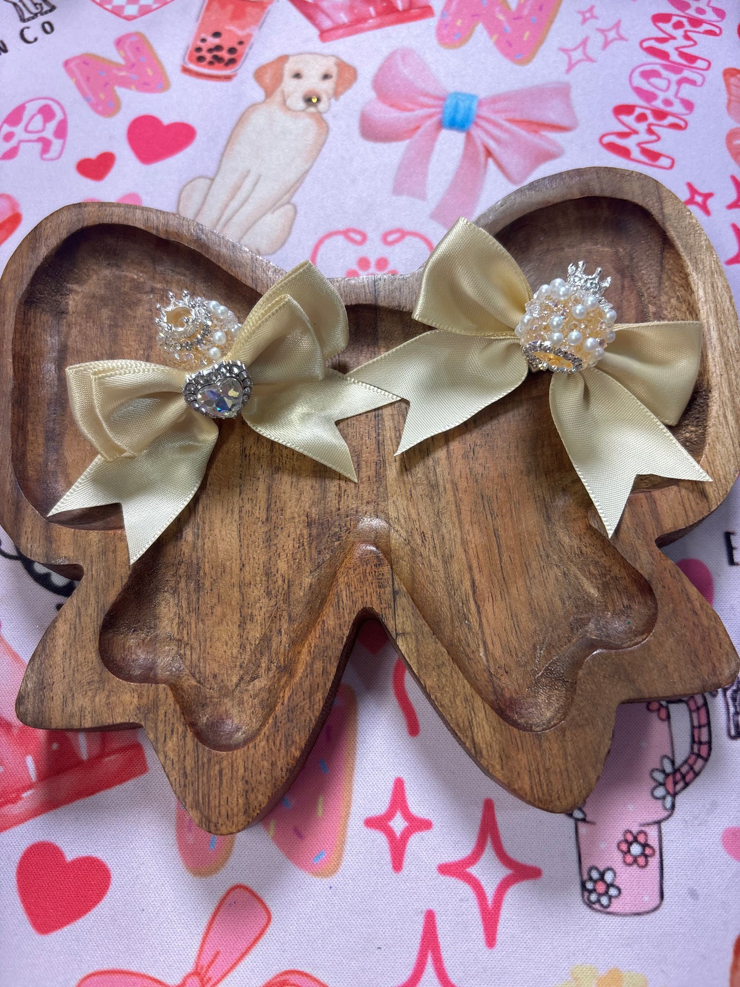 Cream Bow Beads
