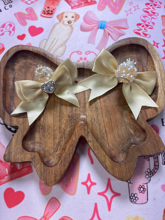 Cream Bow Beads