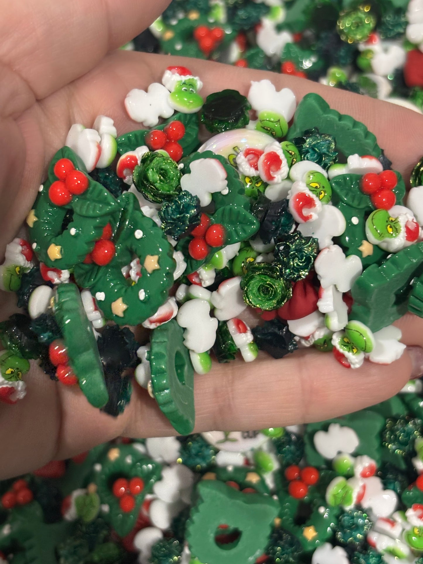 Holiday Who-Be What-Ee Scoop