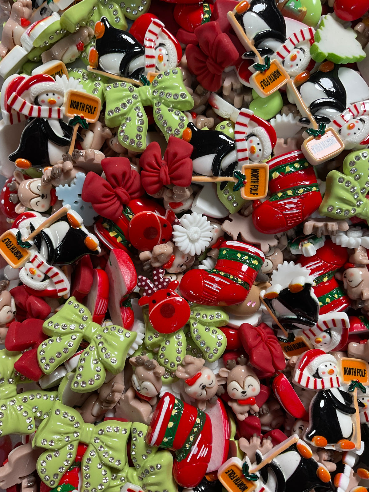Festive Winter Friends Scoop